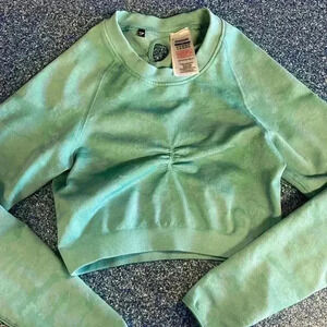 Long sleeve crop top women’s  top gymshark medium camo green